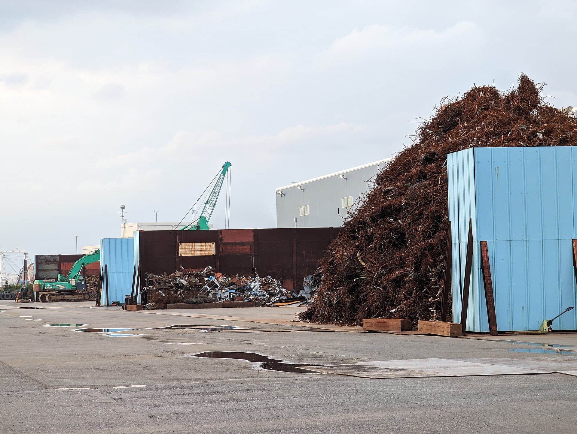 Sorted industrial metal scrap